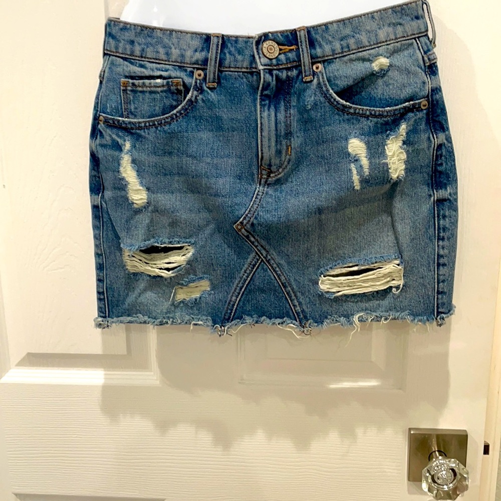 Express distressed denim skirt